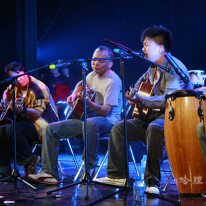 晚间新闻乐队的英文名