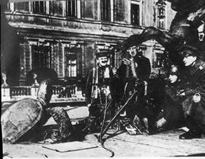 德国柏林工人总罢工并武装起义(历史上今天lssjt.cn)